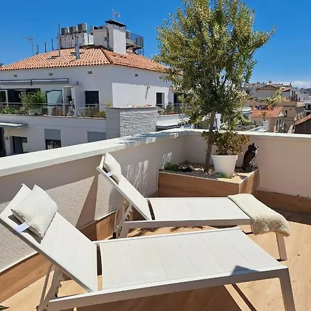Atico Esquinero Muy Soleado Con La Terraza De 50 M2 * Sitges