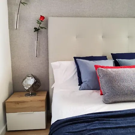 Atico Esquinero Muy Soleado Con La Terraza De 50 M2 Appartement Sitges