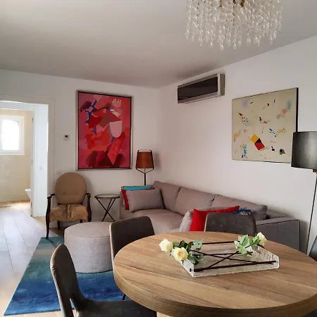 Atico Esquinero Muy Soleado Con La Terraza De 50 M2 Appartement Sitges